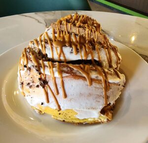 Cinnamon Roll Lotus